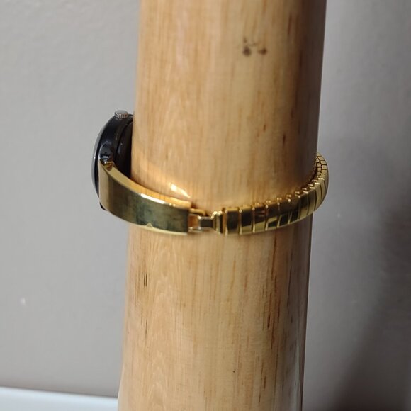 Mickey Mouse Lorus Watch With 6 Inch Gold Tone Stretch Band - Picture 3 of 14